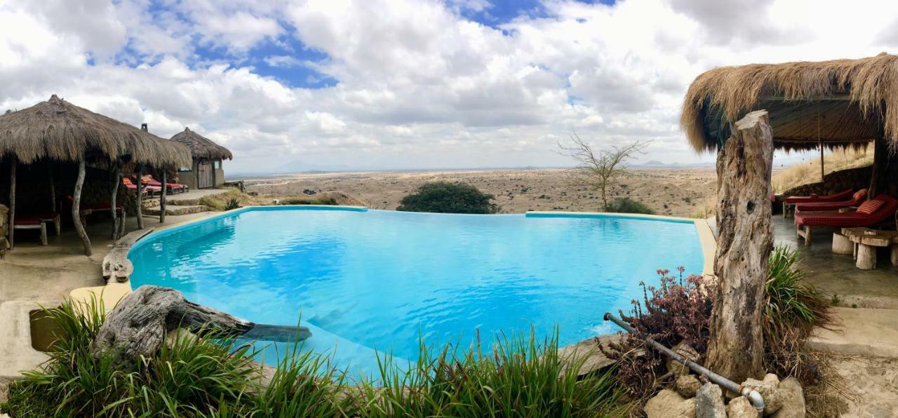 Original Maasai Lodge - Africa Amini Life Engare Nanyuki Exterior photo